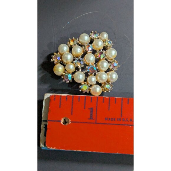 Vintage Faux Pearl  and Auroraborealis Rhinestone floral  Brooch Pin Jewelry - Picture 5 of 5